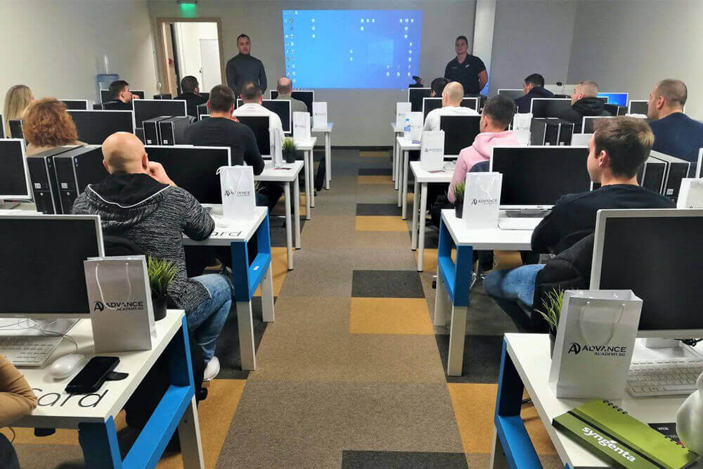 Възрастни: Снимка 10