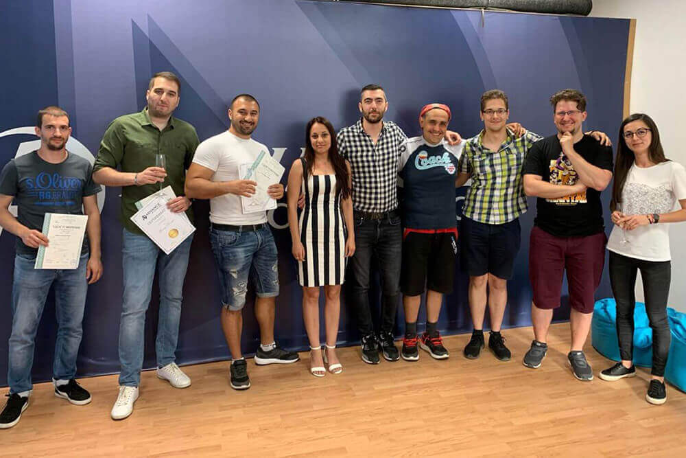 Възрастни: Снимка 11