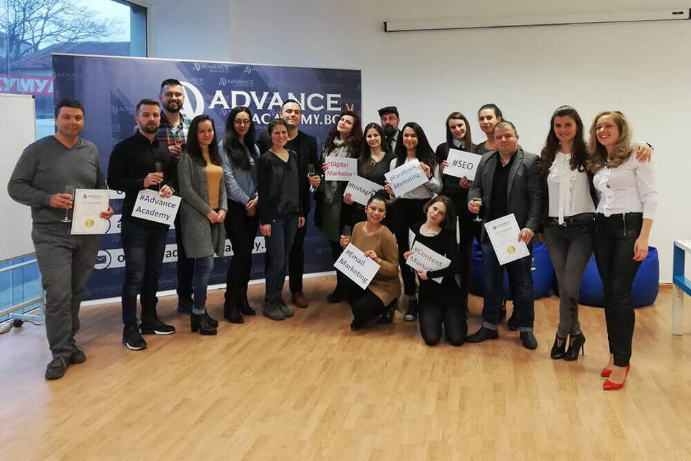 Възрастни: Снимка 7