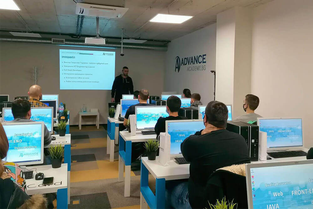 Възрастни: Снимка 9